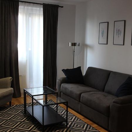 Luxury Apartments Parking In Garage Ni Esterno foto